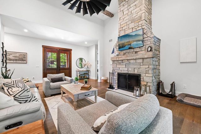 542 Berwyn DRIVE, Fontana, WI 53125