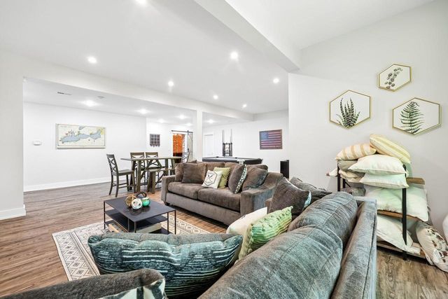 542 Berwyn DRIVE, Fontana, WI 53125