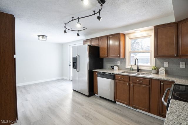 6835 William Tell Avenue NW, North Canton, OH 44720