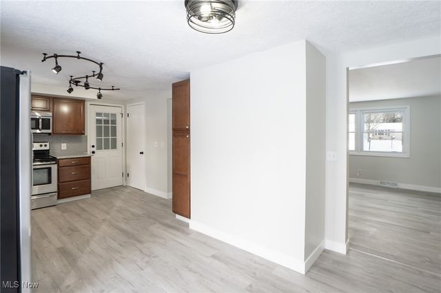 6835 William Tell Avenue NW, North Canton, OH 44720