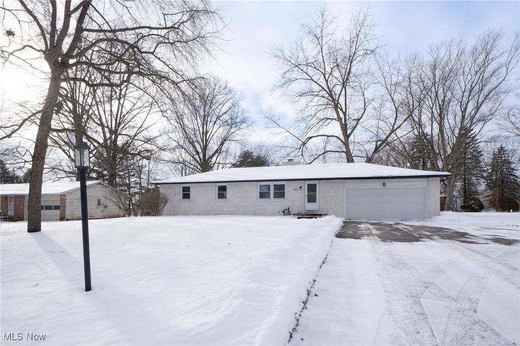 6835 William Tell Avenue NW, North Canton, OH 44720