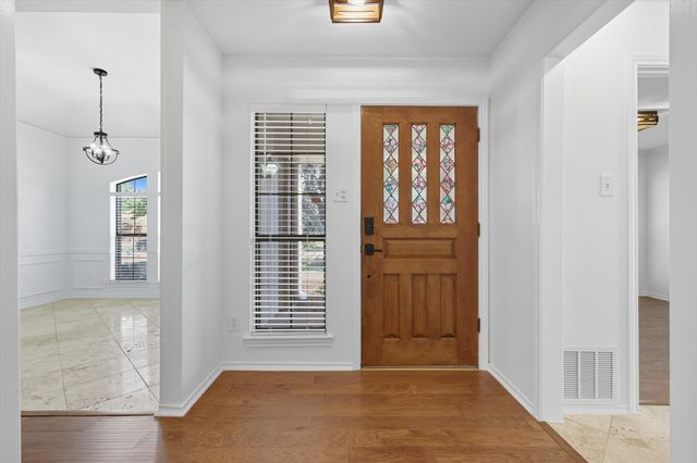 9009 Rodeo Drive, Irving, TX 75063