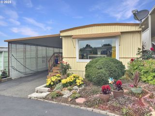 15765 HIGHWAY 101 8, Brookings, OR 97415