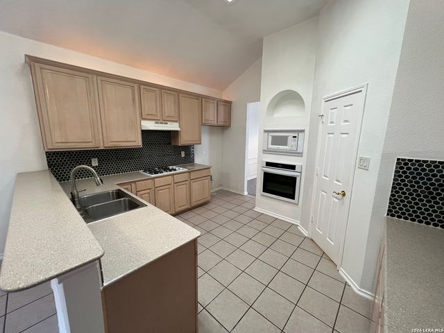 30 Amber Forest, San Antonio, TX 78232