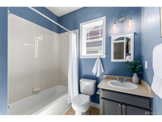 2913 Elmira St, Denver, CO 80238