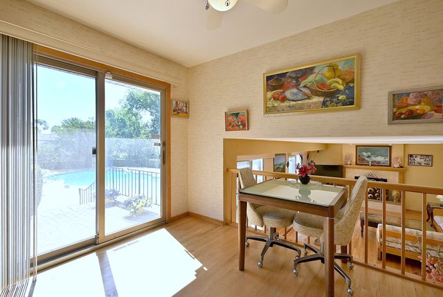 9S631 William Drive, Burr Ridge, IL 60527