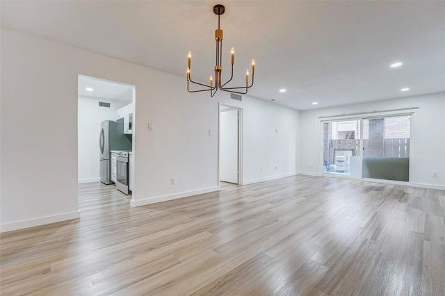 7555 Katy Freeway 55, Houston, TX 77024