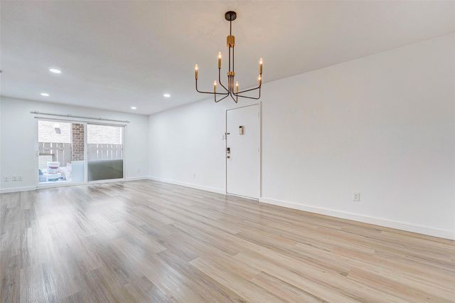 7555 Katy Freeway 55, Houston, TX 77024