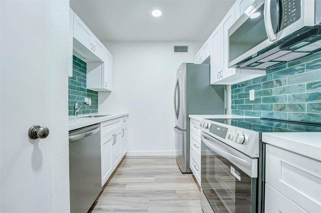 7555 Katy Freeway 55, Houston, TX 77024