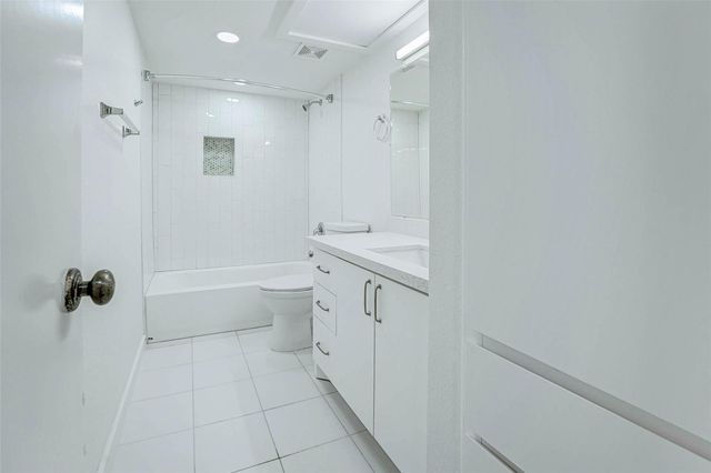7555 Katy Freeway 55, Houston, TX 77024