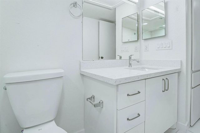 7555 Katy Freeway 55, Houston, TX 77024