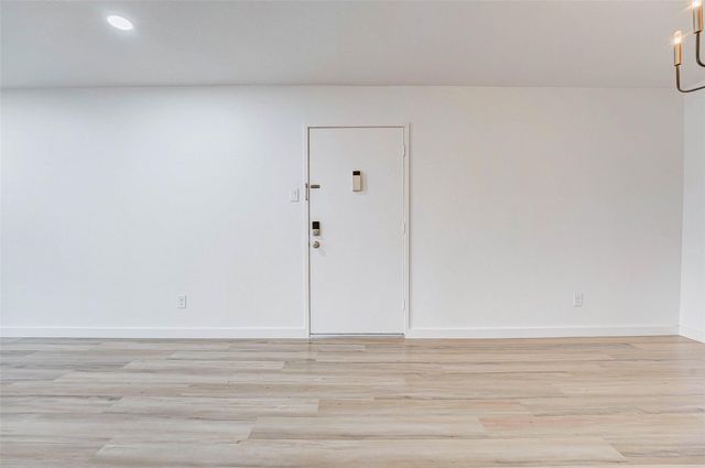 7555 Katy Freeway 55, Houston, TX 77024