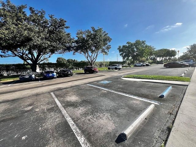 9743 W Mcnab Rd 209, Tamarac, FL 33321