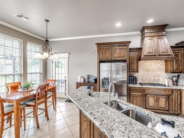 605 Ridge Lake Boulevard, Norman, OK 73071