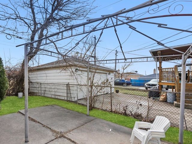 241 Zuelke Drive, Bellwood, IL 60104