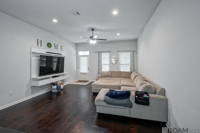 6616 Blue Rose Dr, Baton Rouge, LA 70817