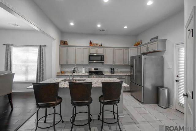 6616 Blue Rose Dr, Baton Rouge, LA 70817