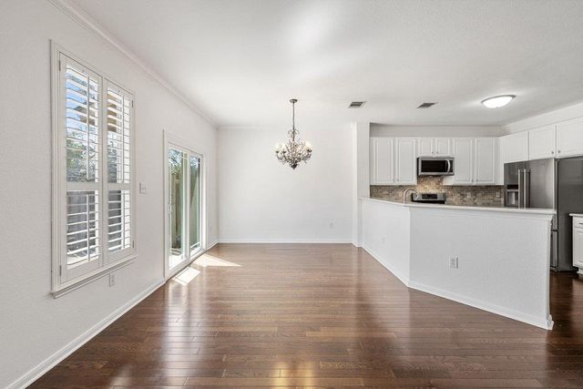 4620 W William Cannon DR 4, Austin, TX 78749