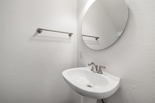 4620 W William Cannon DR 4, Austin, TX 78749