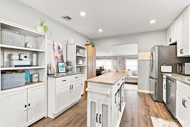 22 Elm Terrace, Sayreville, NJ 08859