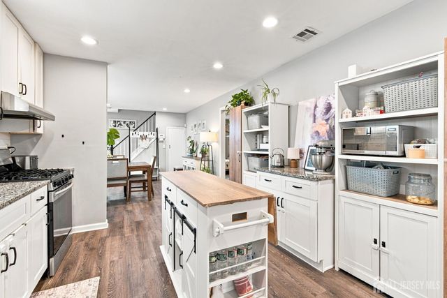 22 Elm Terrace, Sayreville, NJ 08859