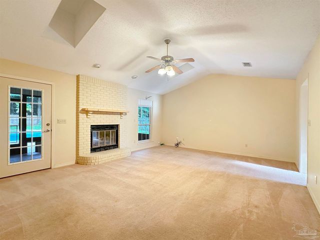 6074 Sunnyridge Dr, Milton, FL 32570