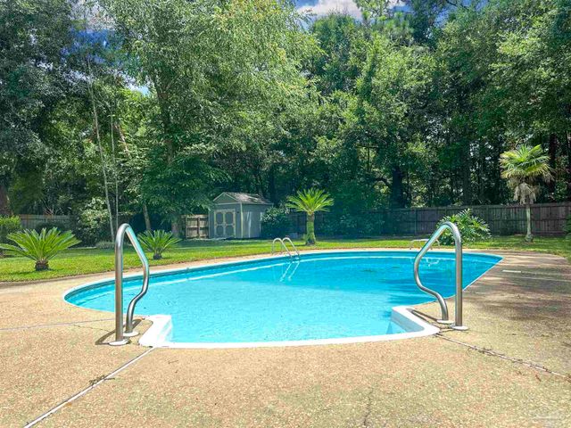 6074 Sunnyridge Dr, Milton, FL 32570