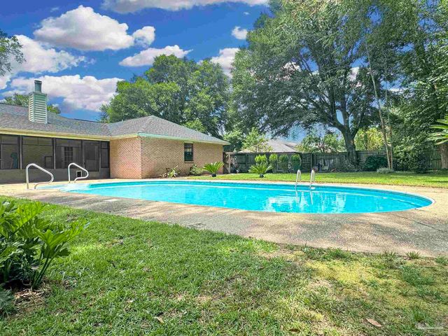 6074 Sunnyridge Dr, Milton, FL 32570