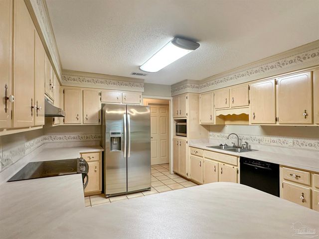 6074 Sunnyridge Dr, Milton, FL 32570