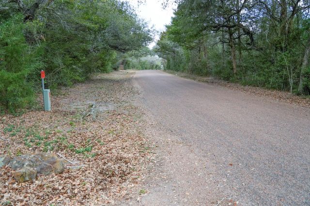 4731 Krischke Road, Schulenburg, TX 78956