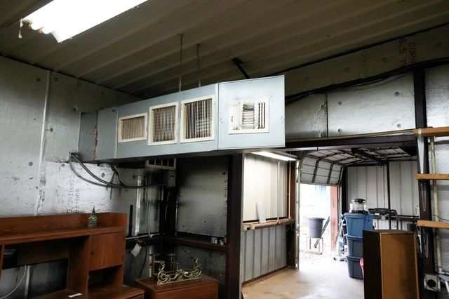 4731 Krischke Road, Schulenburg, TX 78956