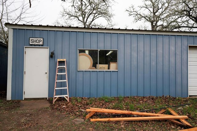 4731 Krischke Road, Schulenburg, TX 78956