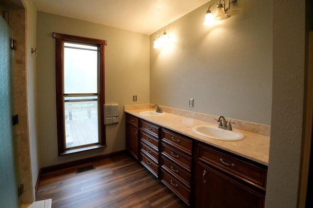 4731 Krischke Road, Schulenburg, TX 78956