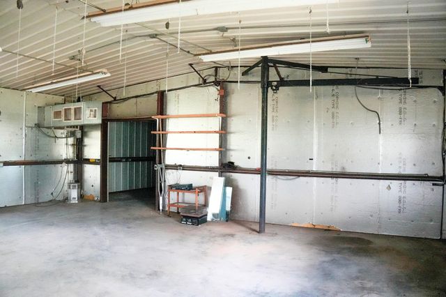 4731 Krischke Road, Schulenburg, TX 78956