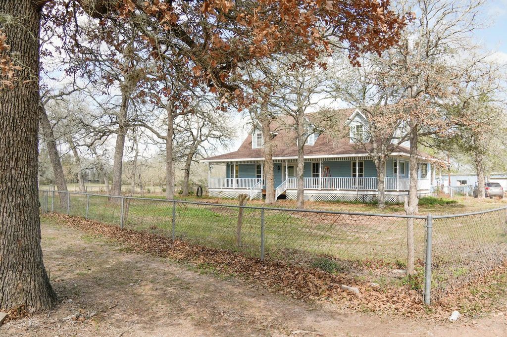 4731 Krischke Road, Schulenburg, TX 78956