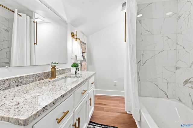 1043 W Washington Street, Athens, AL 35611