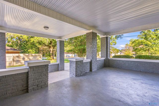 1043 W Washington Street, Athens, AL 35611