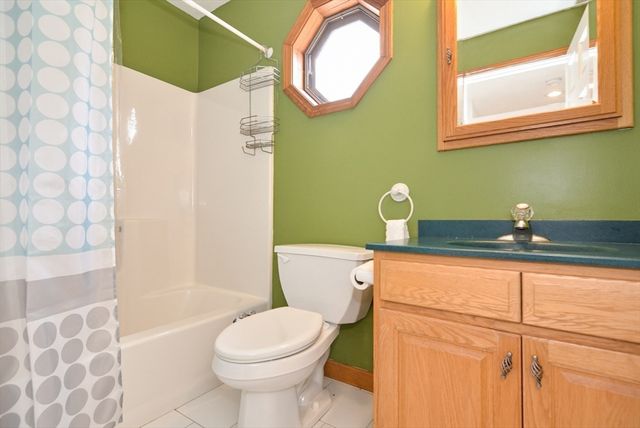 9 Jamie Way, Tyngsborough, MA 01879