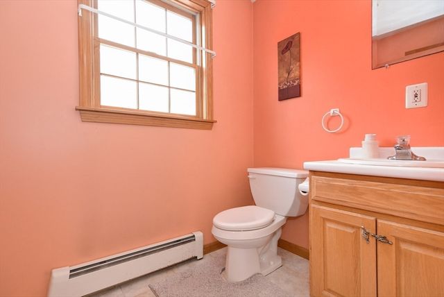 9 Jamie Way, Tyngsborough, MA 01879