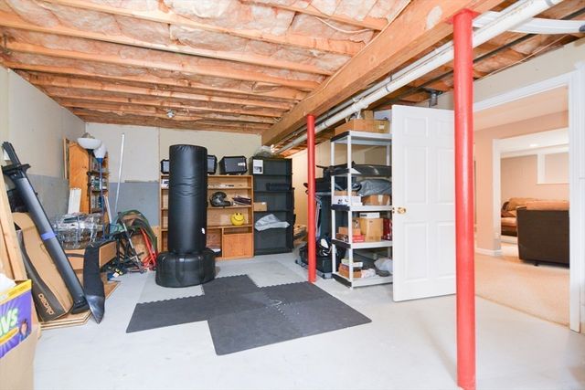 9 Jamie Way, Tyngsborough, MA 01879