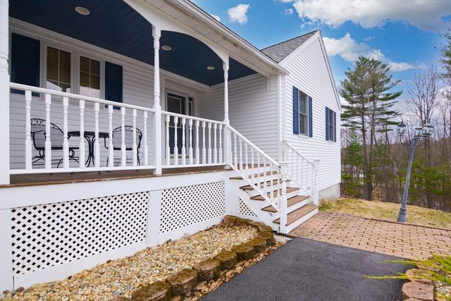 9 Jamie Way, Tyngsborough, MA 01879