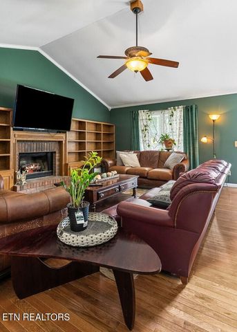 3006 N DEERHAVEN DR Drive, Cookeville, TN 38506