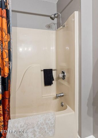 3006 N DEERHAVEN DR Drive, Cookeville, TN 38506