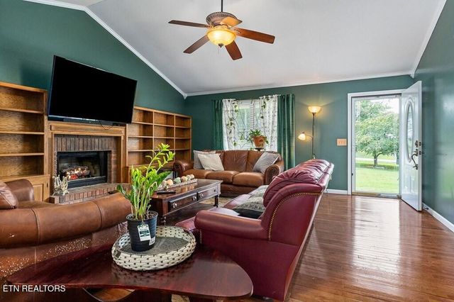 3006 N DEERHAVEN DR Drive, Cookeville, TN 38506