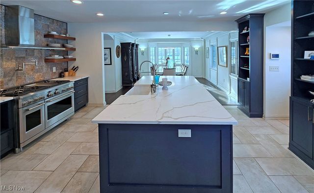 3125 Van Aken Boulevard, Shaker Heights, OH 44120