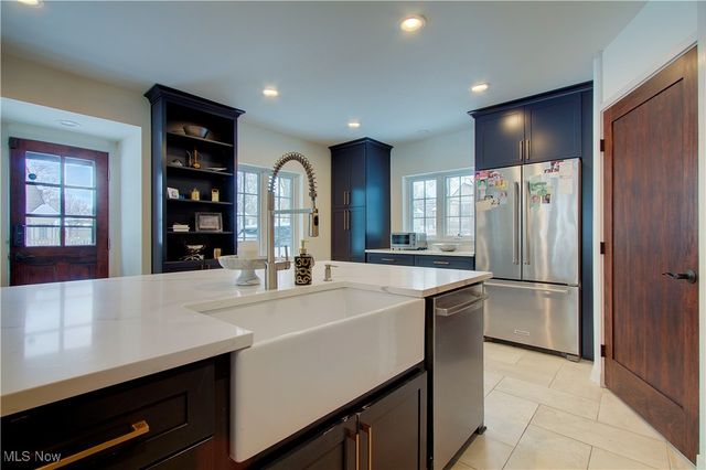 3125 Van Aken Boulevard, Shaker Heights, OH 44120