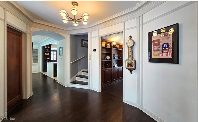 3125 Van Aken Boulevard, Shaker Heights, OH 44120