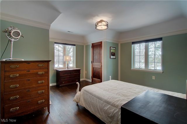 3125 Van Aken Boulevard, Shaker Heights, OH 44120