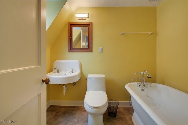 3125 Van Aken Boulevard, Shaker Heights, OH 44120