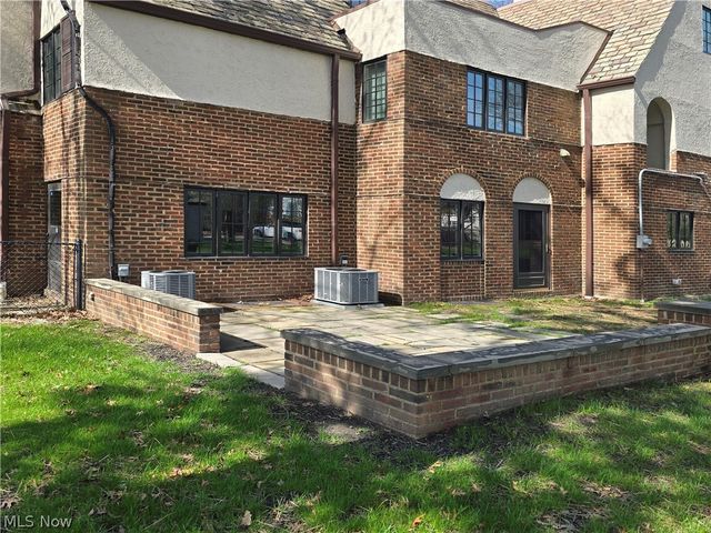 3125 Van Aken Boulevard, Shaker Heights, OH 44120